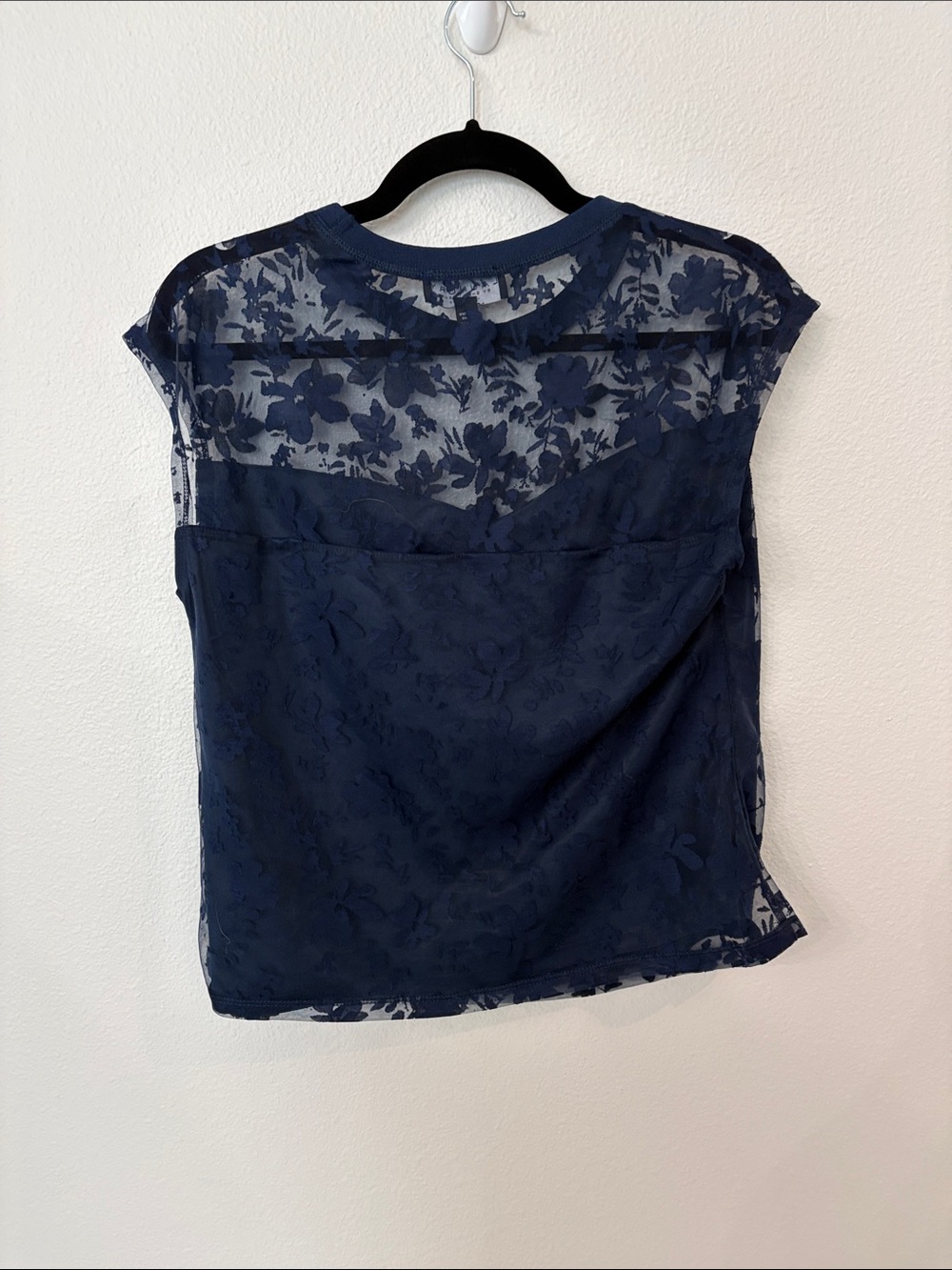 Laundry by Shelli Segal Navy Floral Lace Cap-Sleeve Blouse - Picture 3 of 4